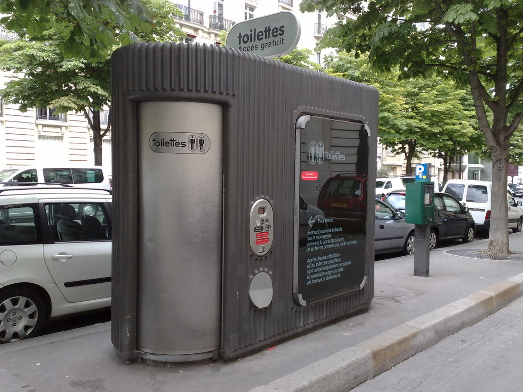 Você está visualizando atualmente Tecnologia Urbana: Saiba como são feitas as vistorias e manutenções de banheiros públicos nas cidades!